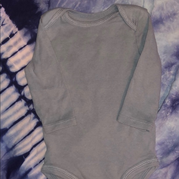 Long & 1 Short Sleeved Onesies - Picture 4 of 5